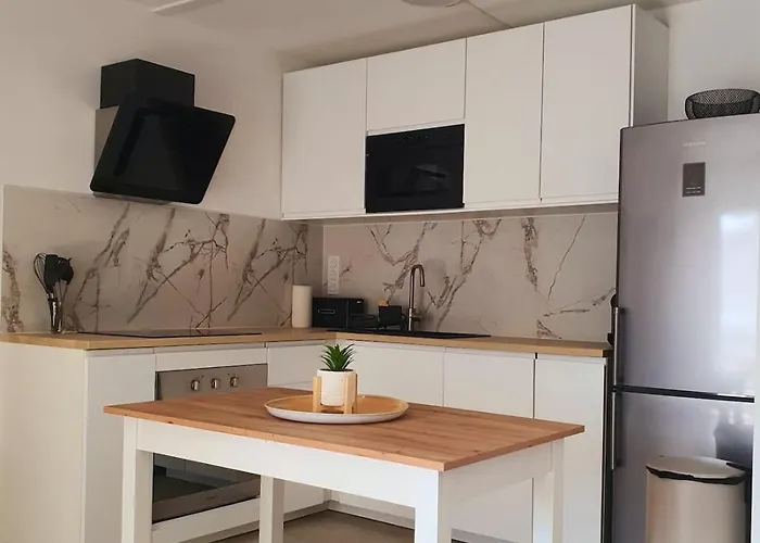 Fully Renovated Apartament