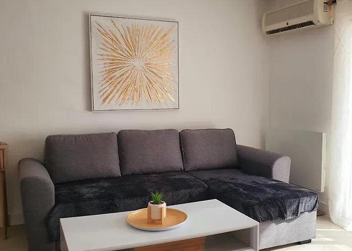 Fully Renovated Apartament *